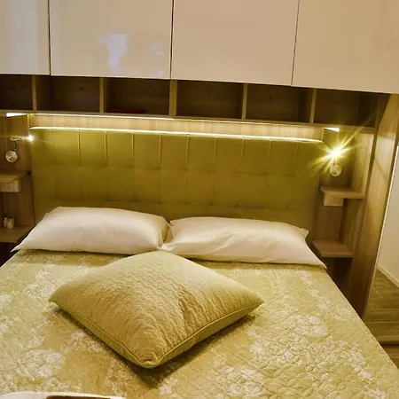 Splendido Bilocale Stazione Апартаменты Милан